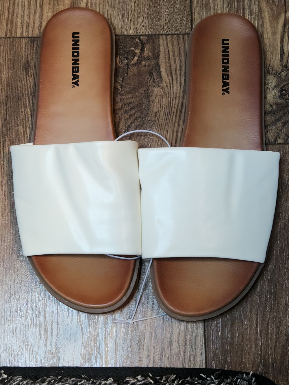 UNIONBAY Women’s White/Cream Wide-Band Slide Sandals